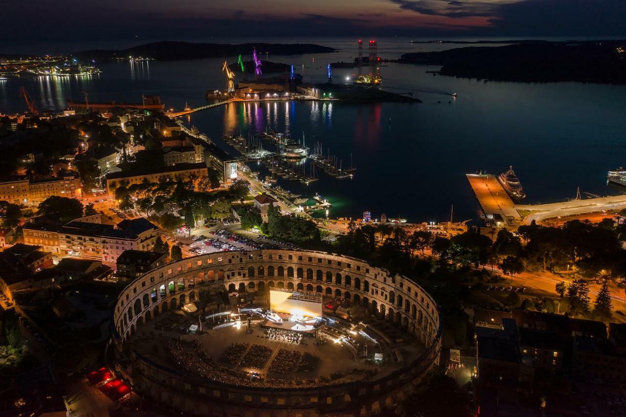 Luxury Apartment Jana With Private Parking Пула Екстер'єр фото